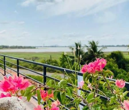 Lake Edge Resort Anuradhapura Kültér fotó