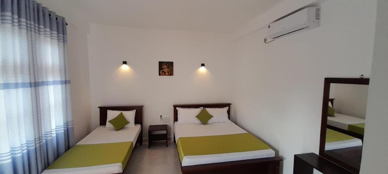 Lake Edge Resort Anuradhapura Kültér fotó