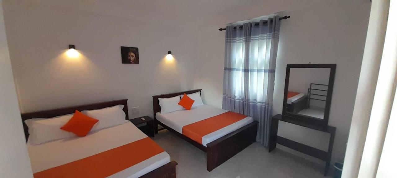 Lake Edge Resort Anuradhapura Kültér fotó