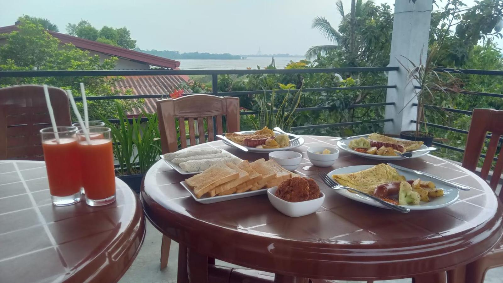 Lake Edge Resort Anuradhapura Kültér fotó