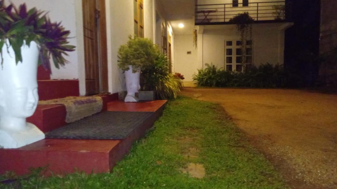 Lake Edge Resort Anuradhapura Kültér fotó
