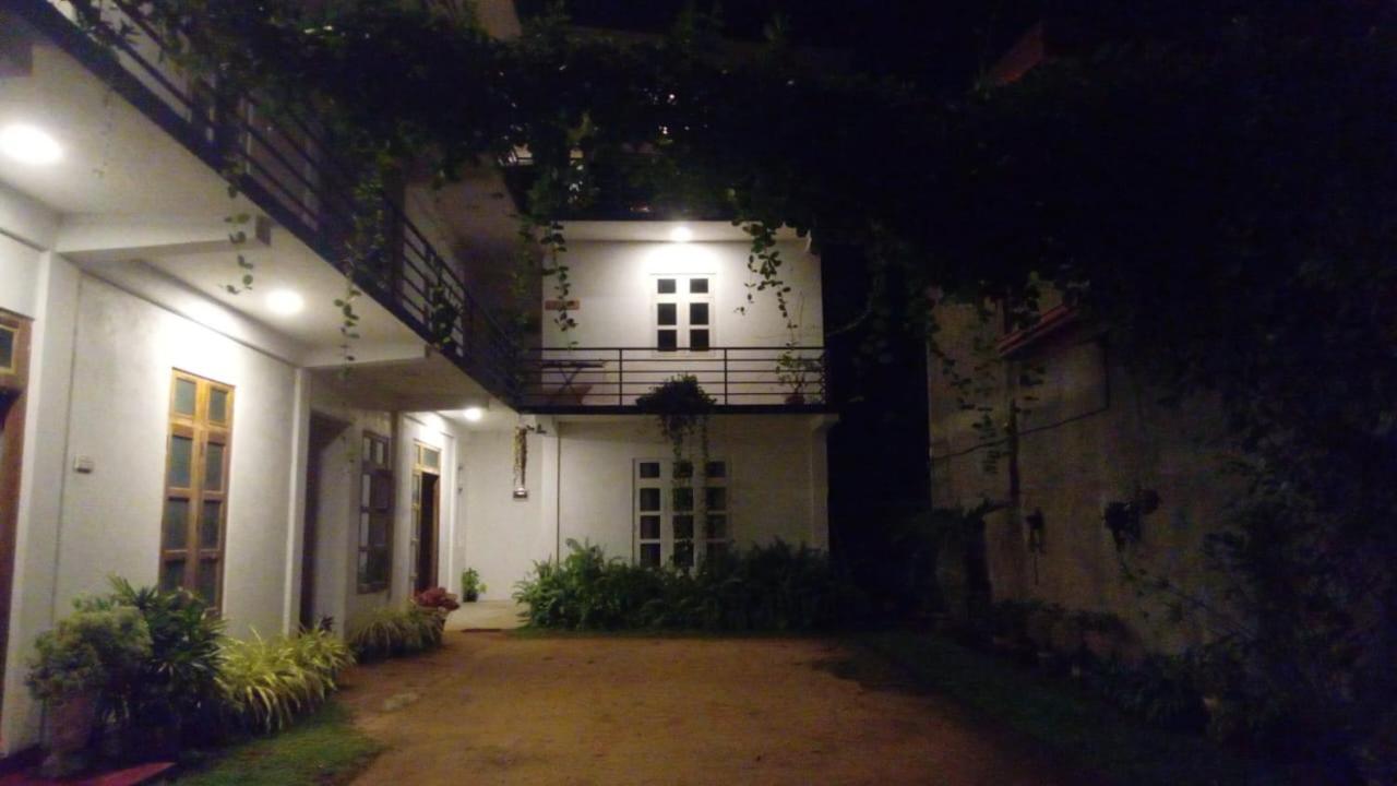 Lake Edge Resort Anuradhapura Kültér fotó